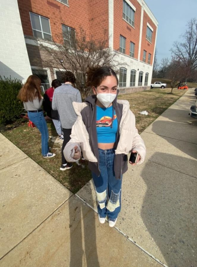 With the layering and the square patch jeans, Sofie’s outfit is super trendy and overall, a 10/10. Honestly, my jaw dropped when I saw this outfit; I absolutely adore the fact that everything matches. The colors go really well together, as the coat and sweatshirt complement the patches of the jeans, and the graphic shirt really tops it off. If you haven’t noticed, I am obsessed with the jeans and have been searching for them myself. 